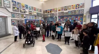 41 yıllık öğretmene alkışlı ve çiçekli veda