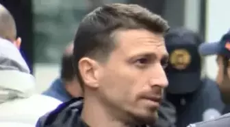 Mahkemede ortalık karıştı! Mert Hakan'ın fotoğrafını çekti, Galatasaraylı yöneticinin telefonuna el kondu