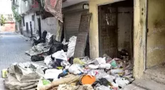 Adana'da çöp ev temizlendi