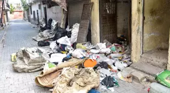 Adana'da çöp ev temizlendi