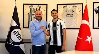 Altay'da gecikmeli imza töreni