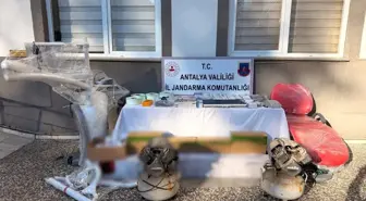 Antalya'da diplomasız kaçak diş tedavisi yapan şüpheliye operasyon