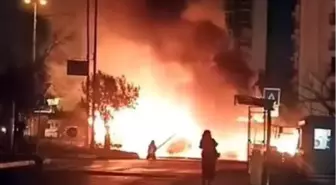 Avcılar'da Park Halindeki İETT Otobüsünde Yangın Çıktı