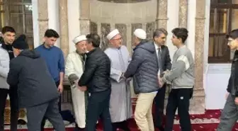 Bolu'da Miraç Kandili'nde vatandaşlar camilere akın etti