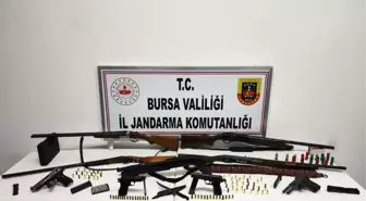 Bursa'da ruhsatsız silah operasyonu... Çok sayıda silah ve mühimmat ele geçirildi