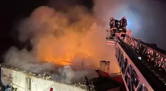 Denizli'de alevler iş yerini kullanılamaz hale getirdi