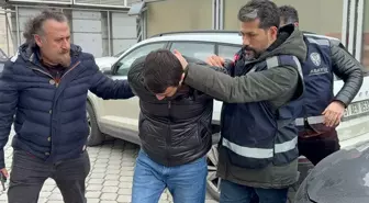 Eski eşini rahatsız ettiğini öne sürdüğü kişiyi bıçaklayarak öldürdü