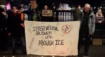 Hollanda'da, ABD'de ICE yetkilisinin bir kadını öldürmesi protesto edildi