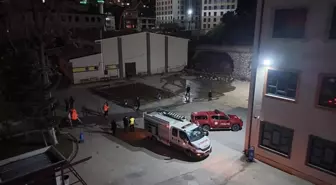 İstinat duvarının lise bahçesine çöktüğü anlar kamerada