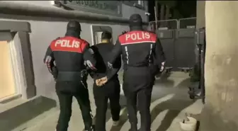 İzmir'de 21 yıl 8 ay hapis cezası olan kişi yakalandı