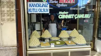 Kilis'e özgü kurabiyeler kandillerde dağıtılıyor