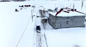Muş'ta muhtarın gönüllü kar mesaisi takdir topladı