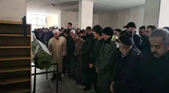 Pompalı tüfekle öldürülen genç toprağa verildi