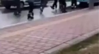Seyir halindeki araçlara tutunarak patenle yolculuk yapan 2 çocuğa adli işlem