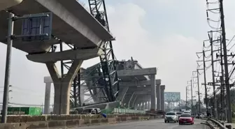 Tayland'da İnşaat Vincinin Yola Devrilmesi Sonucu 2 Kişi Hayatını Kaybetti