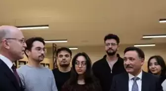 Vali Çiçek, Şehir Hastanesi'ne açılacak Hal Kütüphanesini inceledi