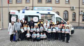 112'den minik Yağmur ve arkadaşlarına karne hediyesi