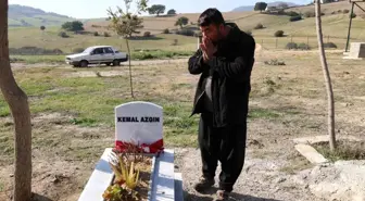 Acılı baba karne gününde maganda kurşunuyla ölen oğlunun kabrinde ağladı