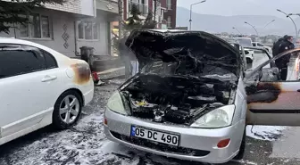Amasya'da yanan otomobil kullanılamaz hale geldi