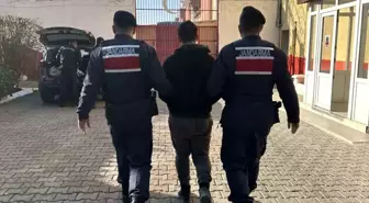 Aranan şahıslar jandarmadan kaçamadı