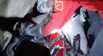 Balıkesir'de kamyonet ile motosiklet çarpıştı: 2 yaralı