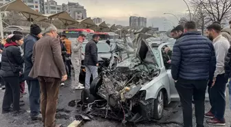 Başkentte otomobilin EGO otobüsü ve 2 araca çarptığı kazada 4 kişi yaralandı