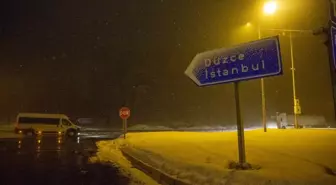 Bolu Dağı'nda yoğun kar yağışı etkili oluyor