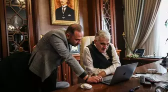 Bursa Valisi Ayyıldız, AA'nın 'Yılın Kareleri' oylamasına katıldı