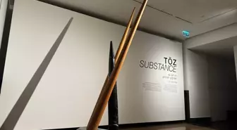 Galata Rum Okulu'nda açılan 'Töz' sergisi mimarlığın köklerini sanat eserleriyle ele alıyor