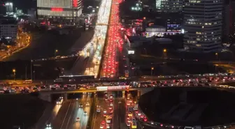 İstanbul'da yüzde 87'ye ulaşan trafik yoğunluğu havadan görüntülendi