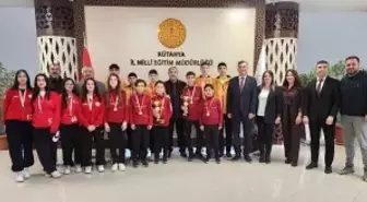 Kros müsabakalarında derece elde eden öğrencileri kabul etti