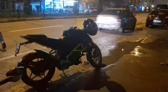 Motosiklet ile otomobil çarpıştı: 2 yaralı