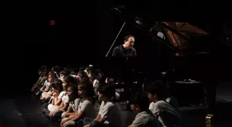 Nazım Hikmet doğumunun 124. yılında Kadıköy'de anıldı