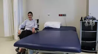 Omurilik iltihaplanması tanısı konulan çocuk, tedaviyle 2 yıl sonra yürümeye başladı