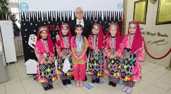 Sivas Valisi Şimşek, öğrencilerin karne heyecanına ortak oldu