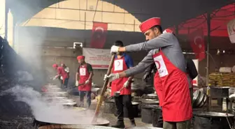 Türk Kızılay, Gazze'de kışlık destek ve sıcak yemek yardımlarını sürdürüyor