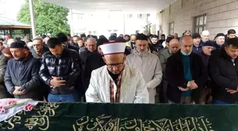 6.5 aydır teşhis konulamayan genç kızın ailesi cenazesini aldı