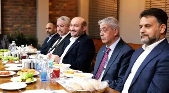 AK Parti Eskişehir İl Başkanı Albayrak'tan Demirspor'a moral yemeği