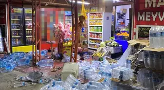 Arnavutköy'de kontrolden çıkan minibüs markete daldı: Olası facia ucuz atlatıldı