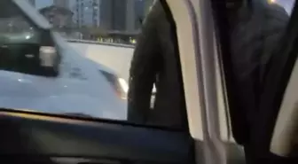 Ataşehir'de taksi şoförü aralarında engellilerin de bulunduğu aileyi araçtan indirdi