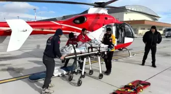 Bahçesaray'da kazada yaralanan çocuk helikopterle Van'a nakledildi