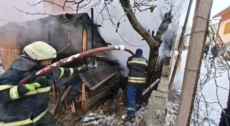 Bayburt'ta garaj ve depo olarak kullanılan alanda çıkan yangın söndürüldü