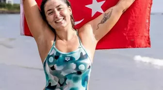 Bengisu Avcı, buz yüzmede Türkiye rekoru kırdı