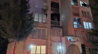 Bursa'da apartman dairesinde çıkan yangında 1 kişi yaralandı, 1 kişi dumandan etkilendi