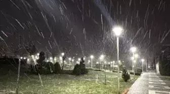 Çorlu'da kar yağışı başladı