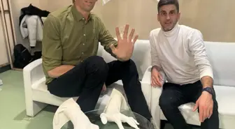 'Dünyanın en uzun adamı' Sultan Kösen'in ellerinin kalıbı çıkartıldı