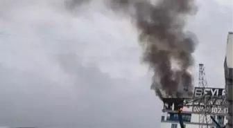 Esenyurt'ta rezidansın çatısında yangın