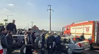 Manisa'da traktör ile otomobilin çarpışması kamerada