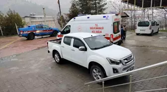 Tavşan avında kazara arkadaşını vurdu