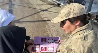 Van'da jandarma ekipleri KADES uygulamasını tanıttı